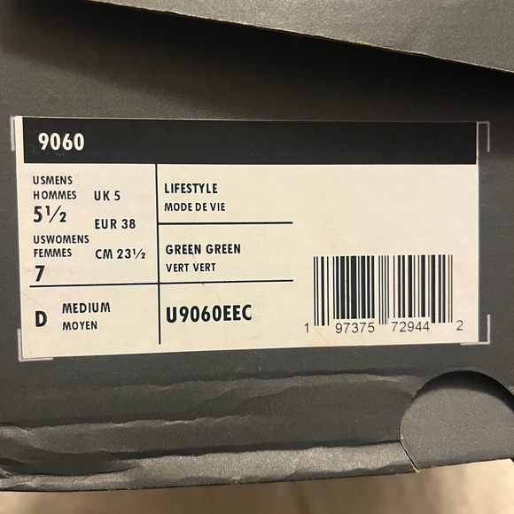 New Balance 9060 Sneakers in Green - Picture 5 of 7